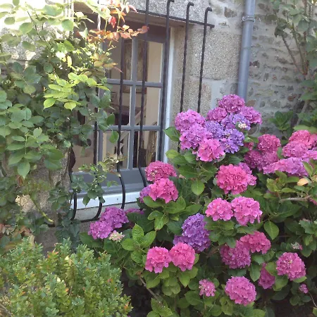 Couette-café Le Jardin De *
